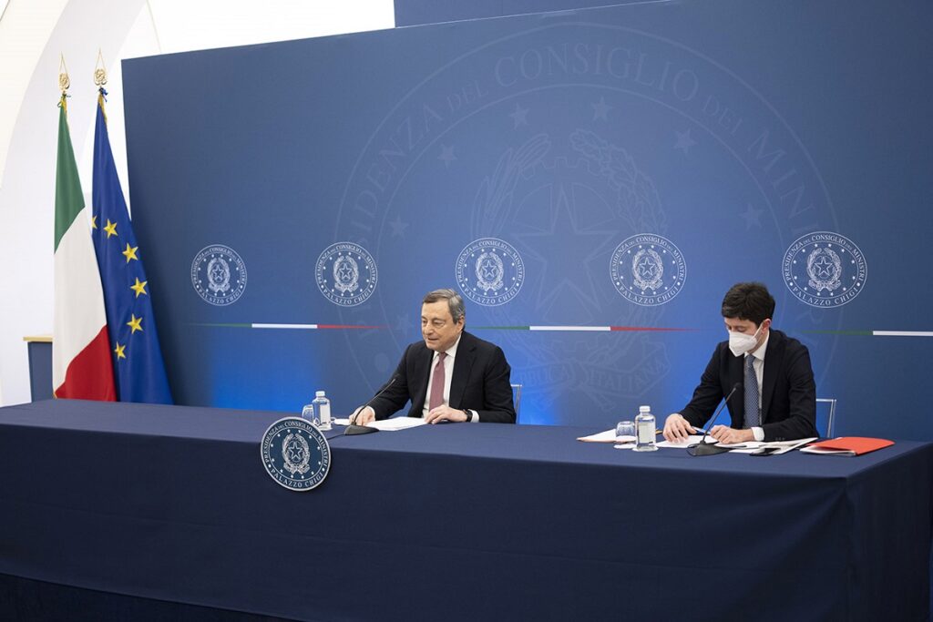 Mario Draghi e Roberto Speranza, covid