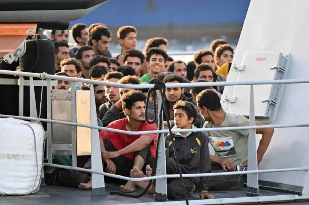 Immigrazione, Nave con migranti