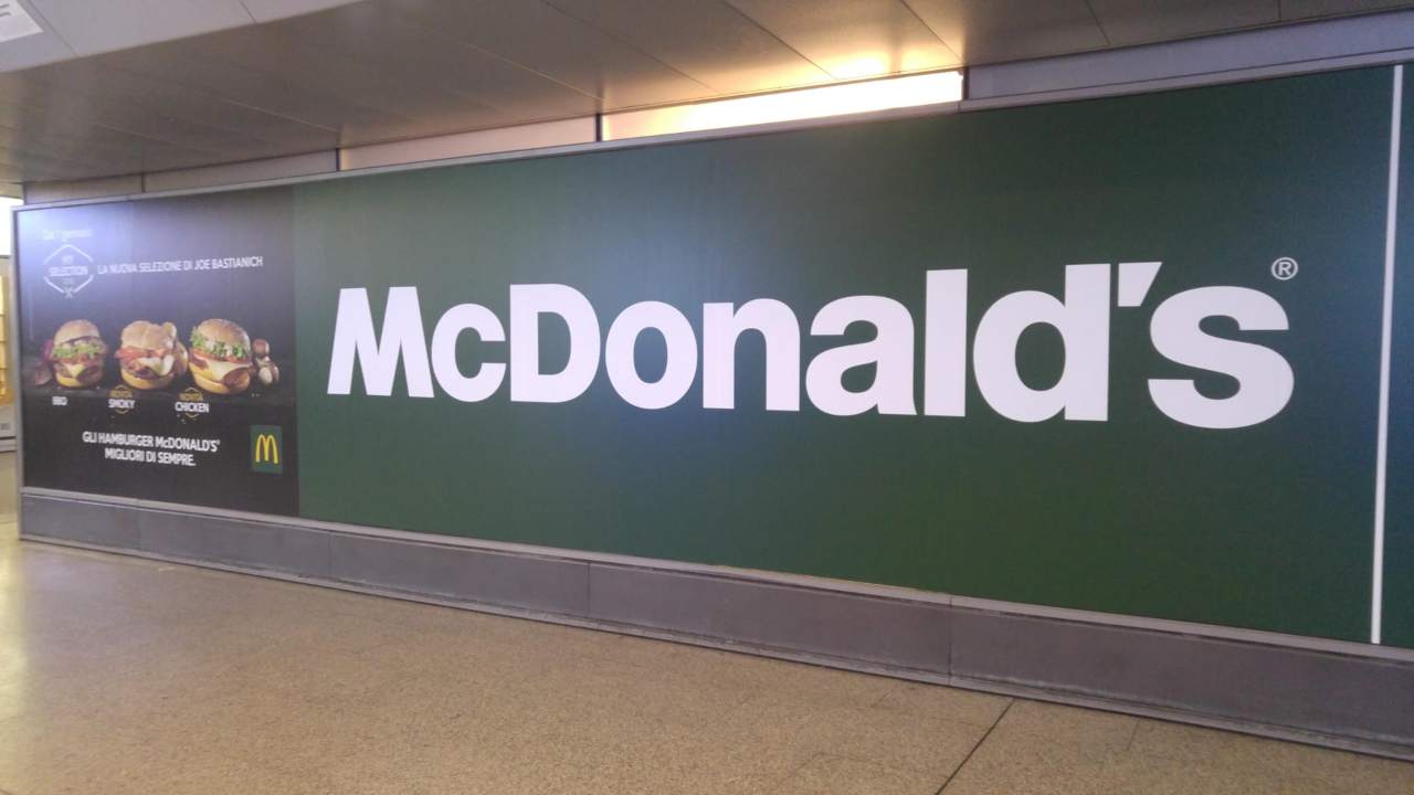 Cartello pubblicitario McDonald's