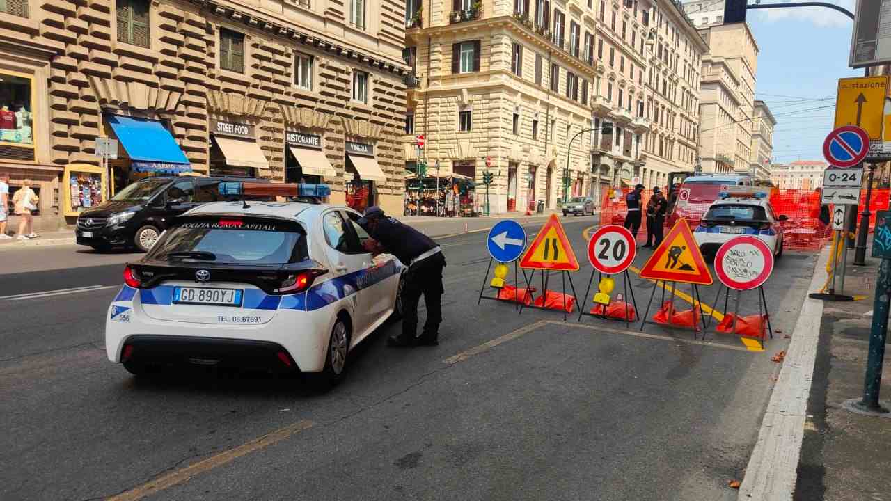 Auto della polizia a Roma