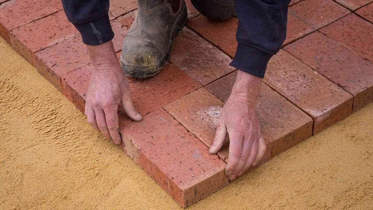 Muratore, Ediliza, costruzioni, pexels, littlehampton,bricks