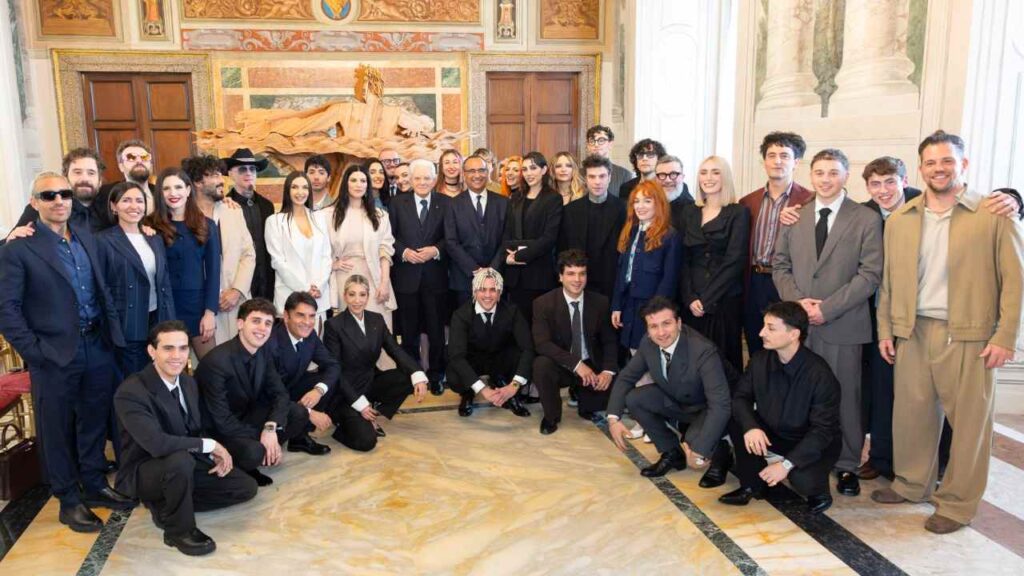Presidente Mattarella, Carlo Conti, Laura Pausini e i cantanti di Sanremo 2026