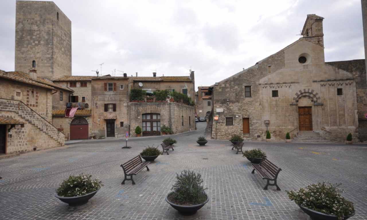 Tarquinia, borgo medievale nel cuore della Tuscia
