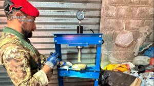 Scoperta una raffineria della cocaina a San Luca, in Calabria
